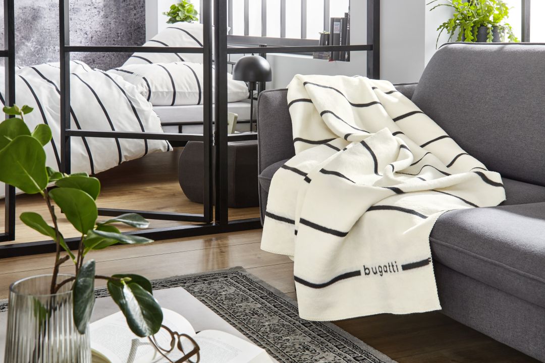 bugatti Jacquard-Decke 150x200cm in Farbe wollweiß/schwarz