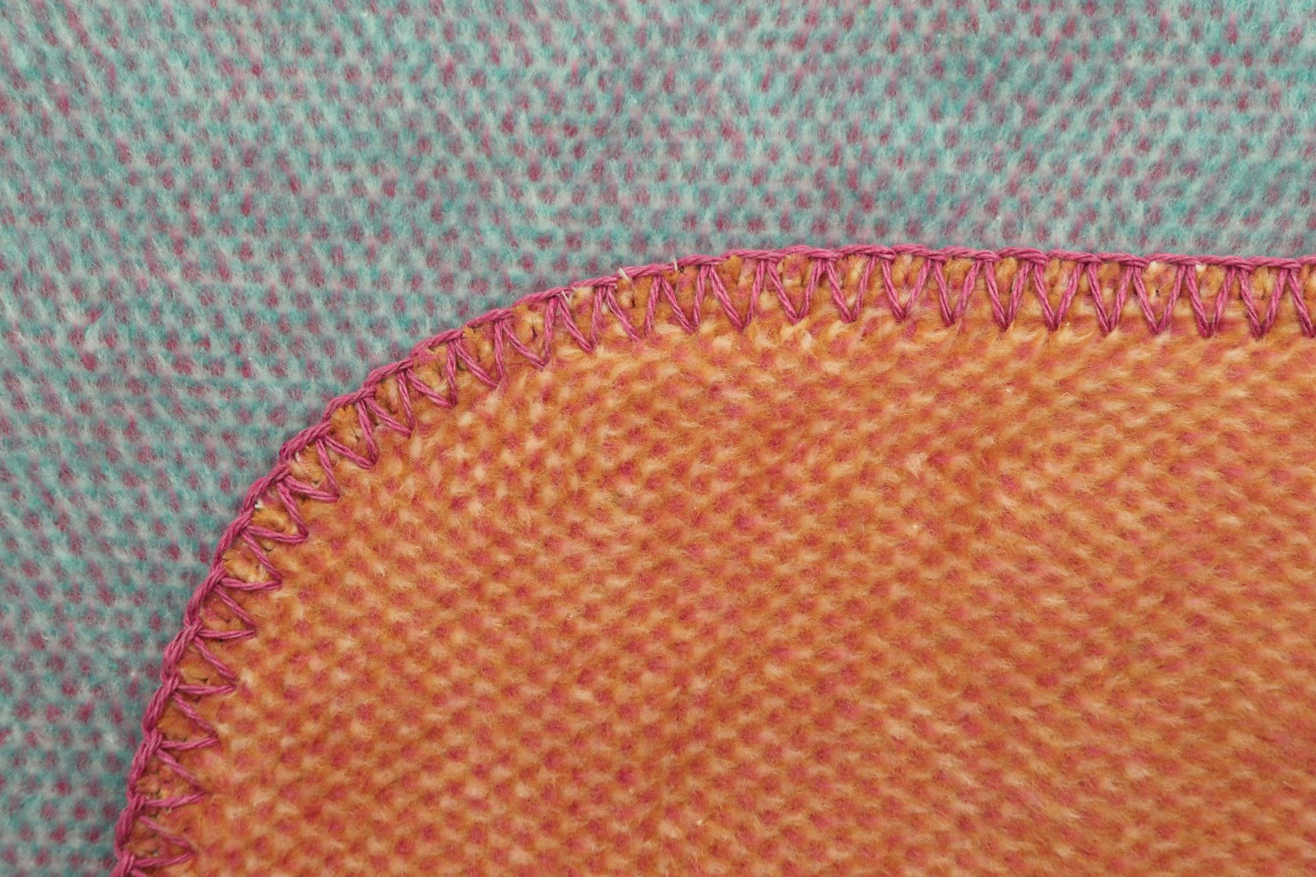 Biederlack Decke ca. 150x200cm in Farbe Lava, Muster, Dekoration für Zuhause, Stickerei, Stich