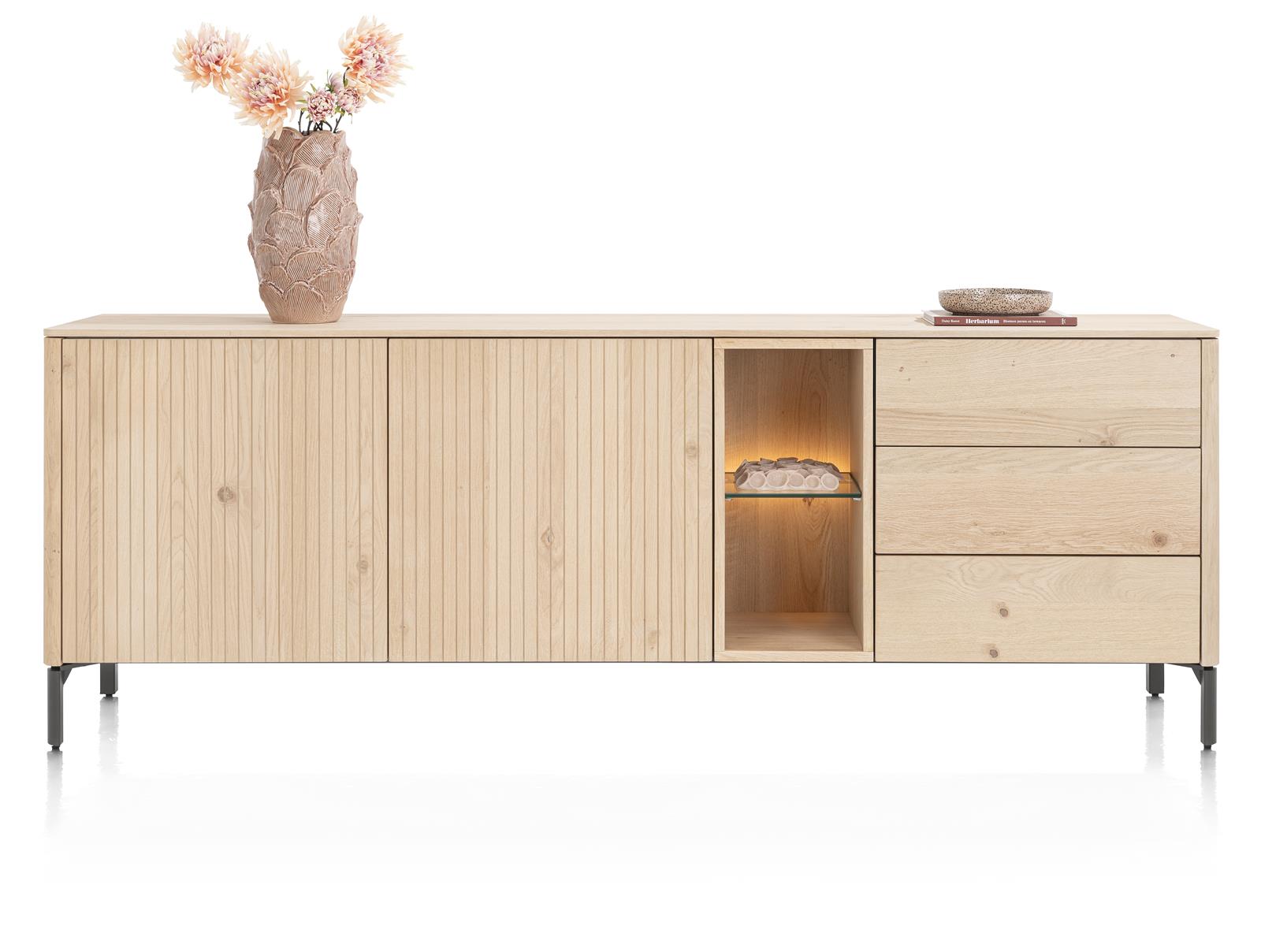 XOOON Sideboard TRENTON ca. B210 H75 T42 cm in Eiche furniert/Gestell graphit XOOON Sideboard TRENTON ca. B210 H75 T42 cm in Eiche furniert/Gestell graphit