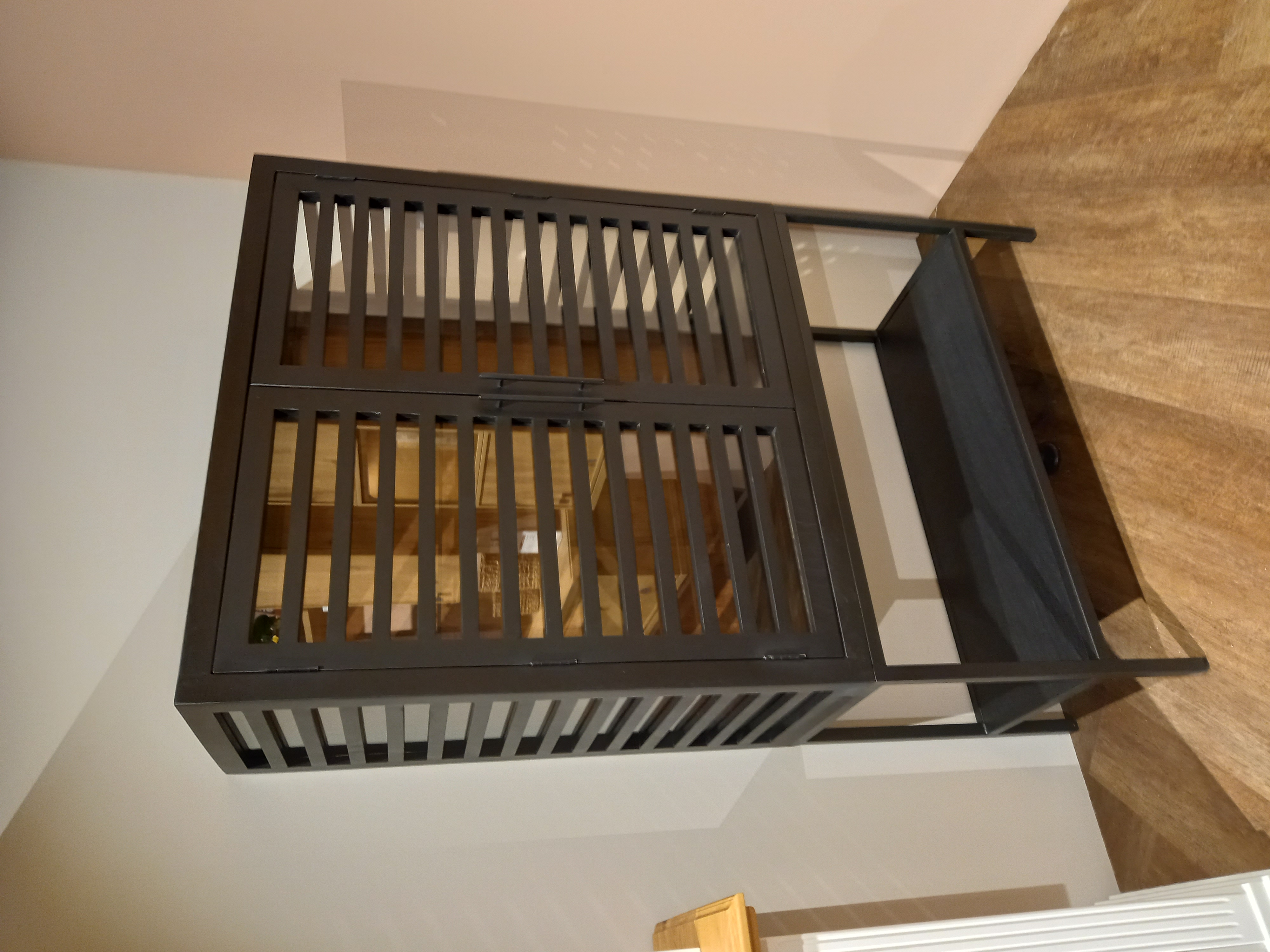Gutmann Glasschrank SHOWCASE ca. B100 T40 H160 cm in Korpus & Glast. Akazie massiv, Holz, Hartholz, Mobiliar, Kabinett, Innenarchitektur