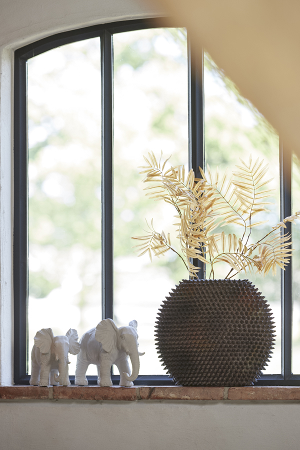 Light & Living Ornament ELEPHANT in Farbe cream, Fenster, Fensterbank, Blumen-Arrangement, Pflanze, Elefant