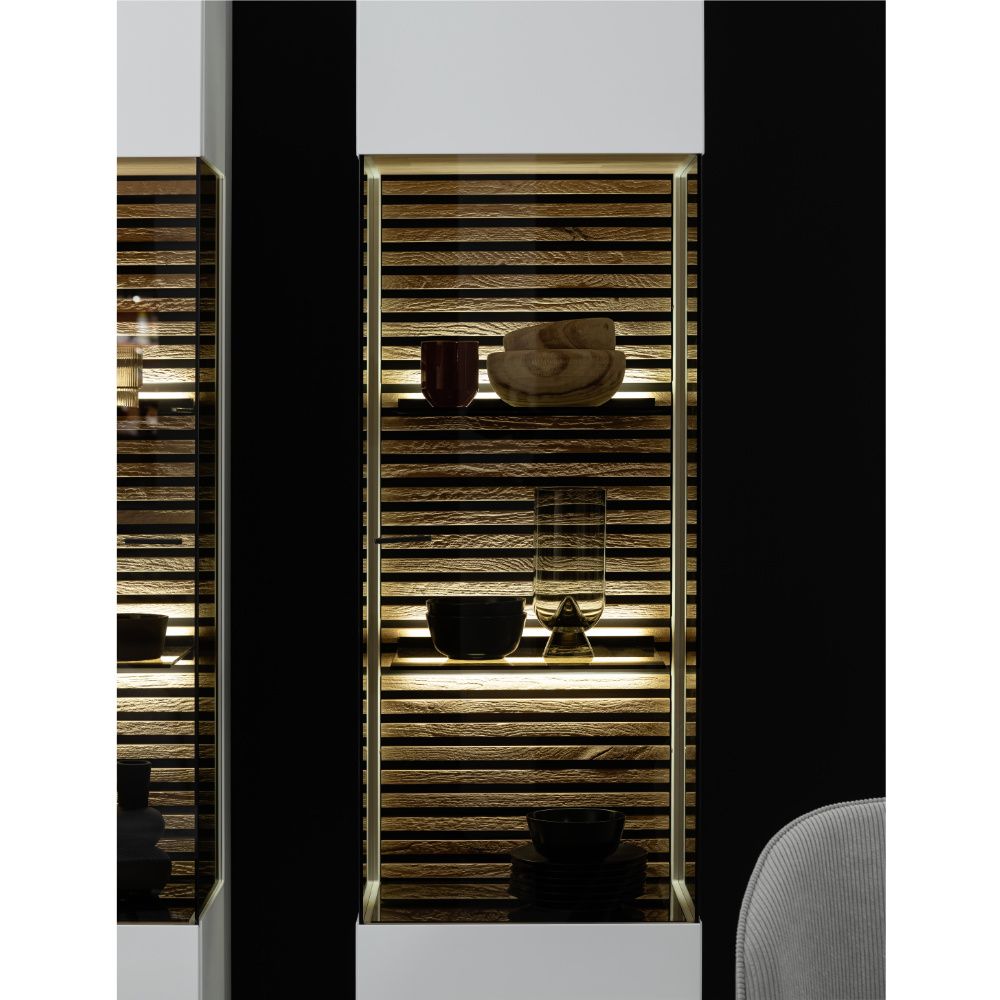 SCHÖNER WOHNEN-Kollektion Vitrine rechts YONNA ca. B48 H205 T44 cm in Kerneiche natur