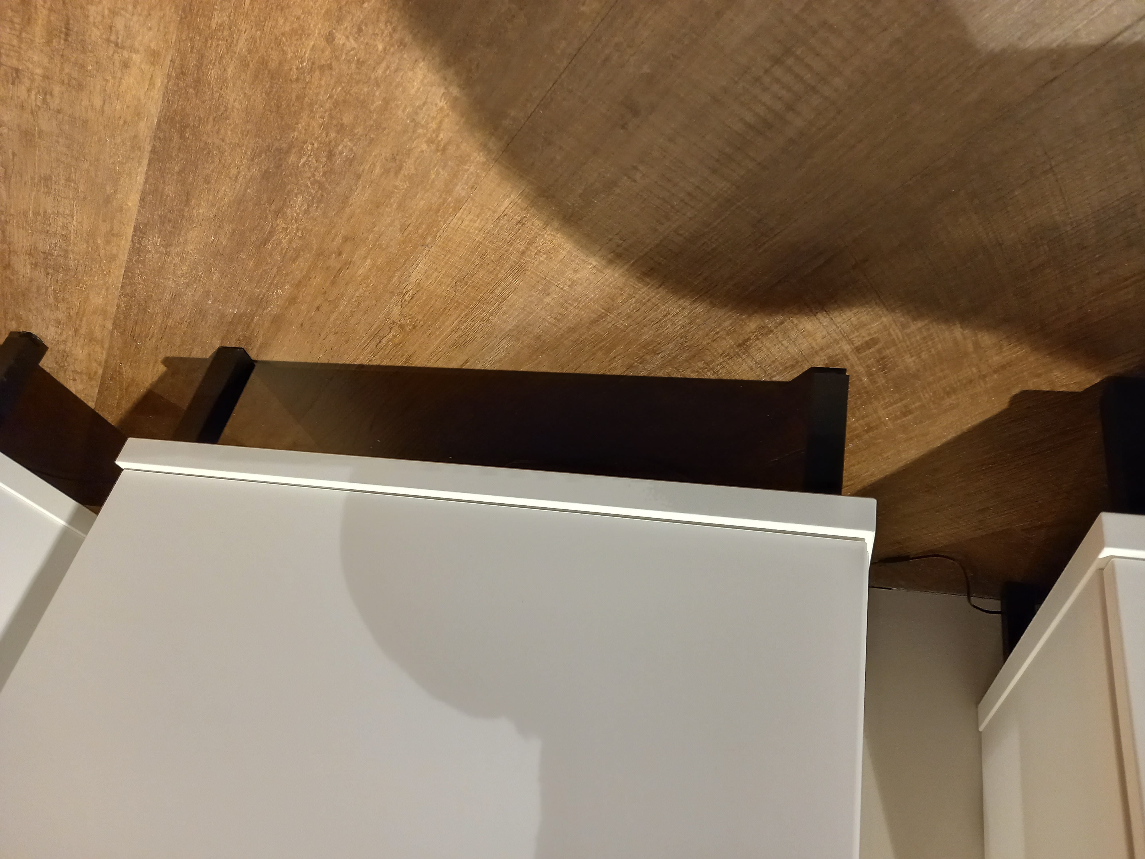 Wehrsdorfer Vitrine rechts  in Farbe Front/Korpus weiß, Sperrholz, Holz, Innenarchitektur, Schublade, Bodenbeläge