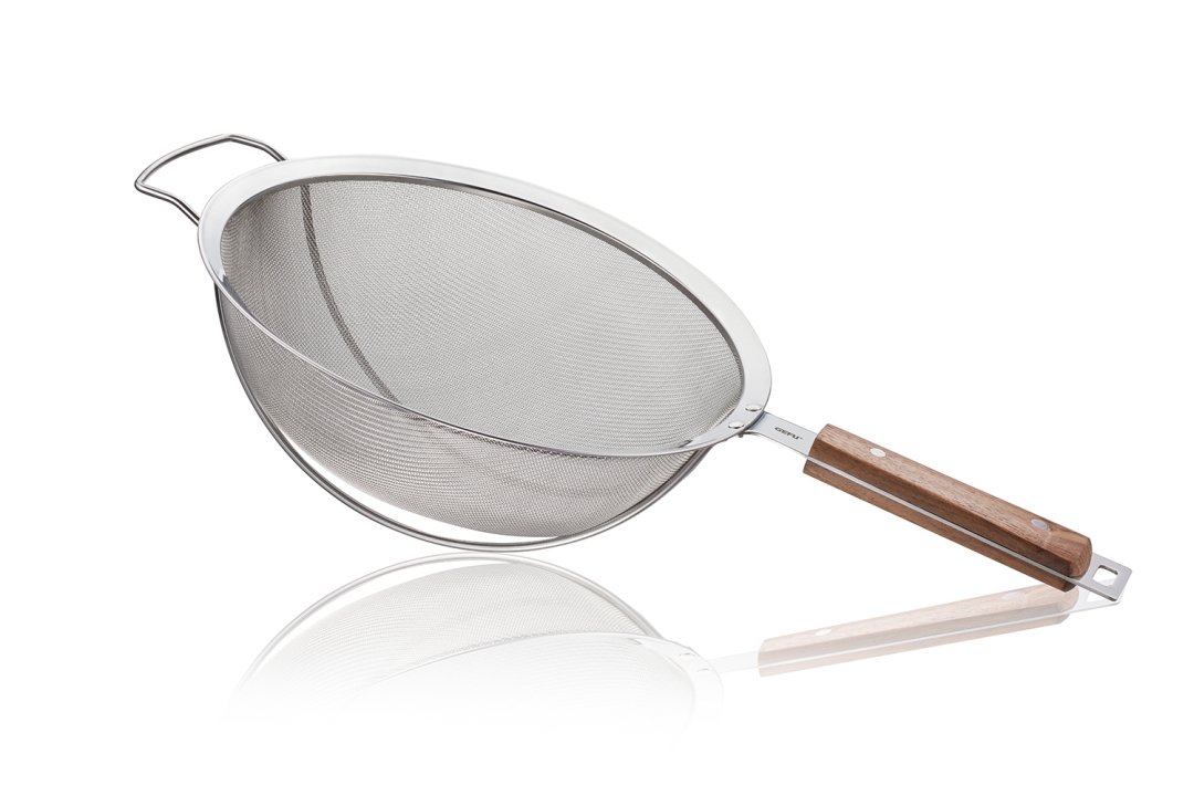 GEFU Sieb mit Holzgriff PASSO ca. B45 H10 T25 cm in silber / braun
