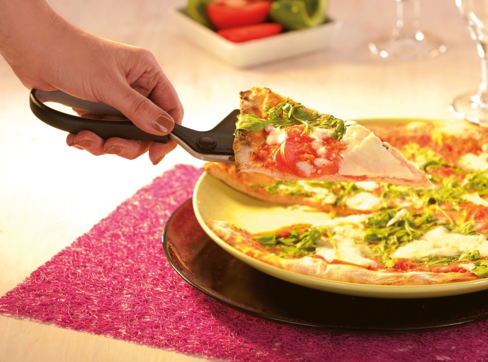 GEFU Pizzaschere PEZZO in Farbe schwarz/silber, Essen, Präsentation des Essens, Pizza