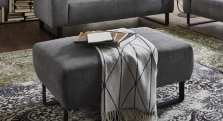 Iwaniccy Hocker in Stoff Boston stone