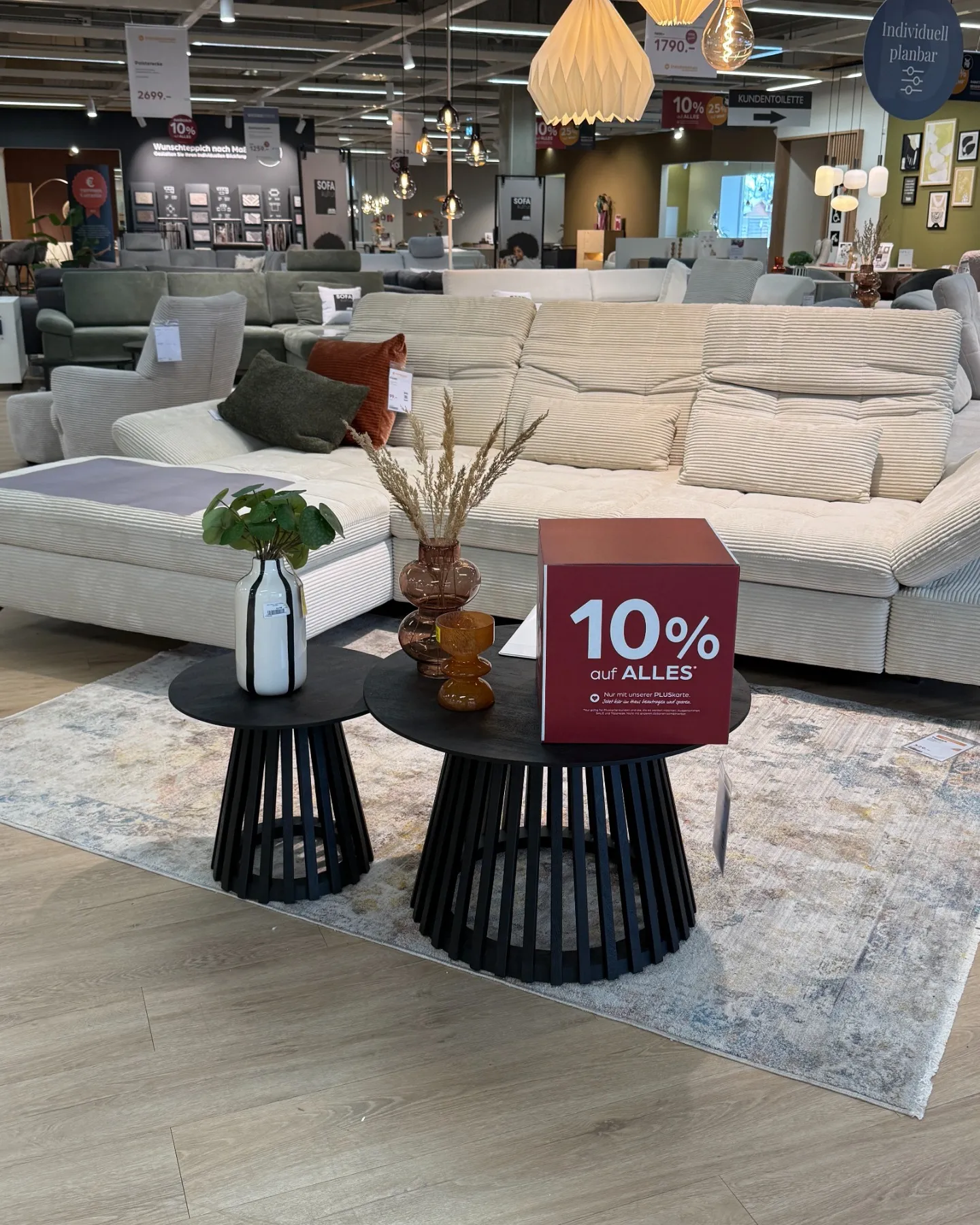 Dein Zuhause verdient das Beste 🏡 Sichere dir 10% Rabatt auf Alles* und sogar 25% auf WMF-Artikel*. Für Räume voller Stil, Komfort und besonderer Details, die jeden Tag schöner machen. Nur für Pluskarten-Kund*innen (oder alle, die es werden möchten). SALE & Toppreise ausgenommen. Nicht kombinierbar. Gültig bis 12.01.2026.