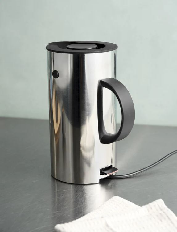 Stelton Wasserkocher EM77 1,5 Liter in der Farbe steel