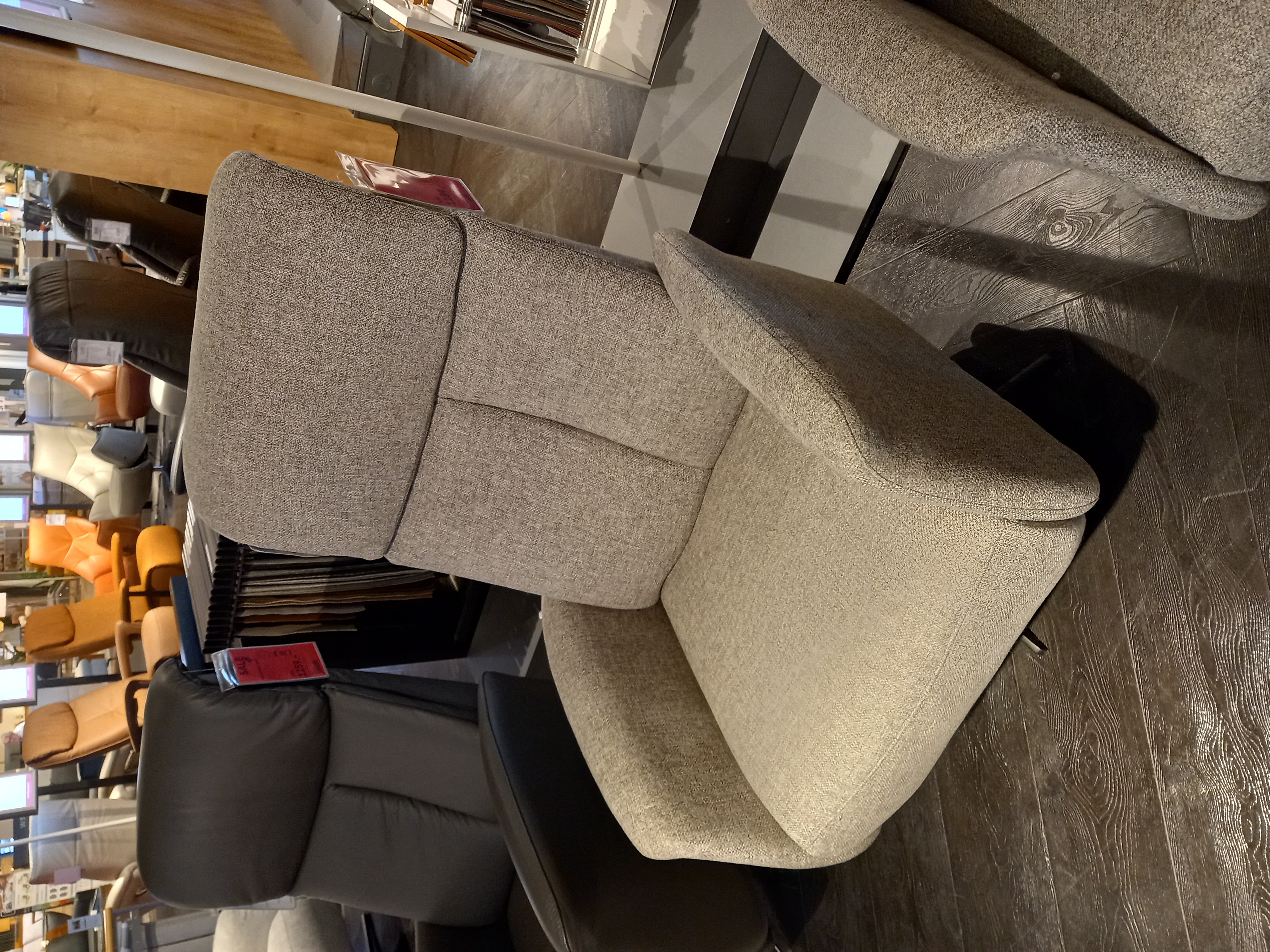 Knudsen Relaxsessel mittel SUPERIOR 3-motorig in Stoff Montana stone