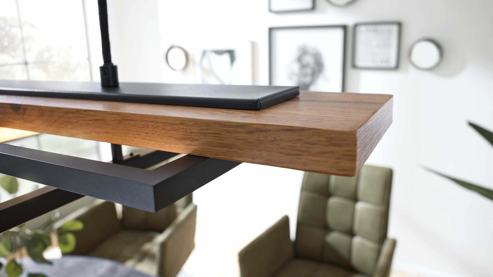 Interliving LED-Hängeleuchte IL-9342 in Metall schwarz matt, Holzoptik dunkel