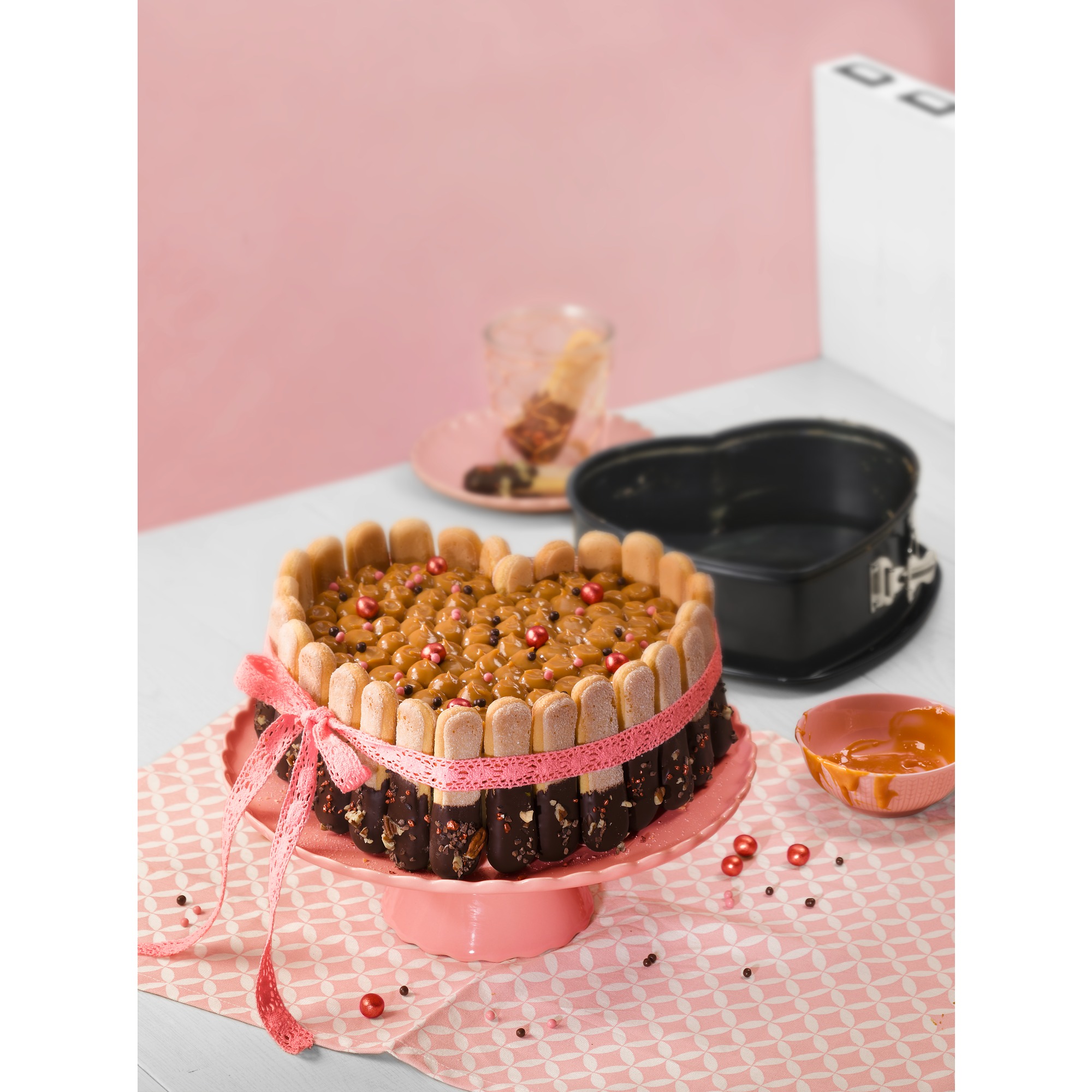 Kaiser Springform Herzkuchen Inspiration in schwarz