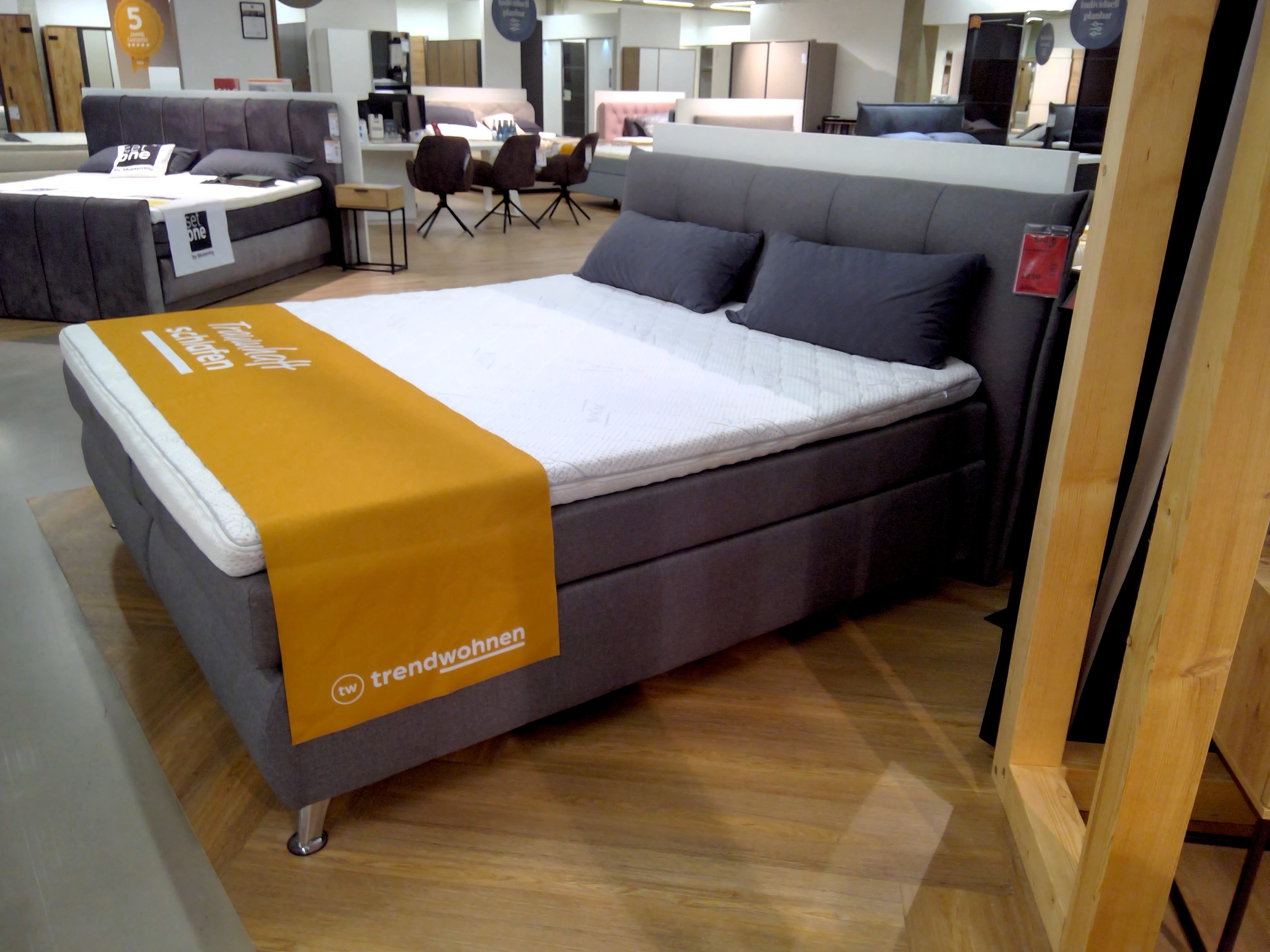 Hapo Boxspringbett 180x200cm in Stoff B393, Innenarchitektur, Mobiliar, Fußboden, Bodenbeläge, Couch