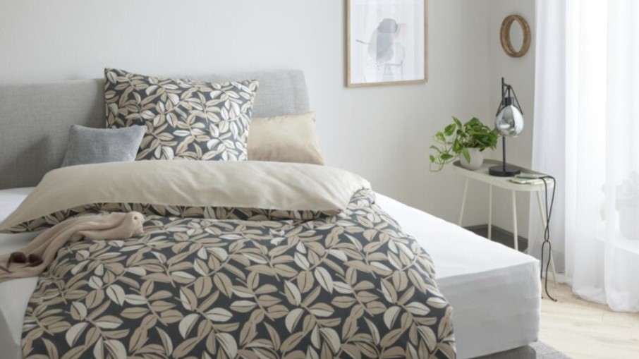 Interliving Bettwäsche IL-9131 ca. 135x200cm in Farbe Beige/anthrazit, Kissen, Dekoration für Zuhause, Mobiliar, Bett, Pflanze
