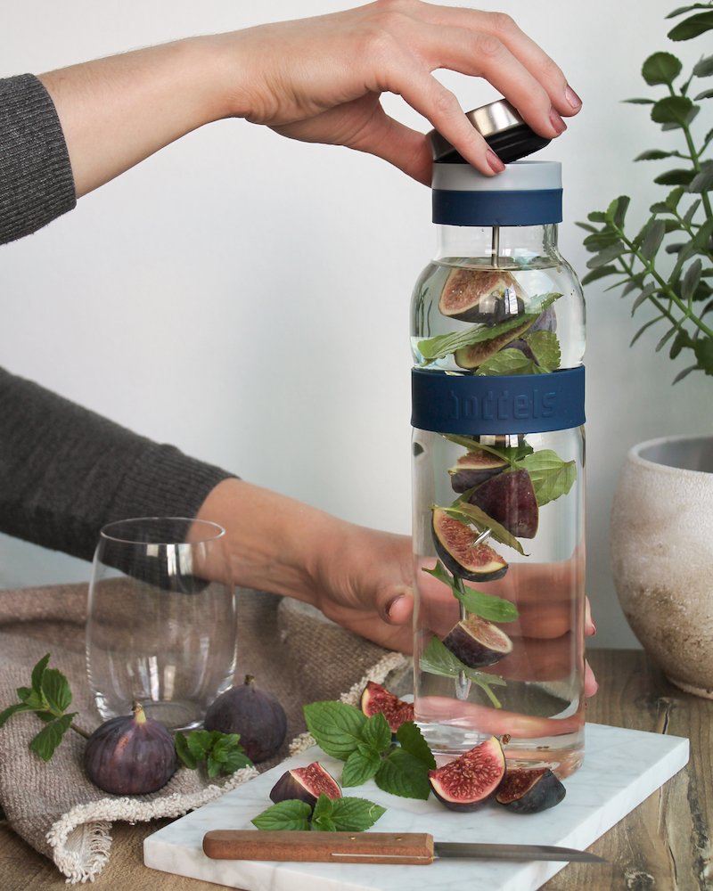boddels Glaskaraffe Sund 1100ml in Nachtblau