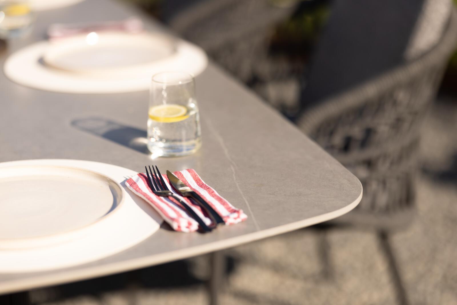 Interliving Esstisch IL7012 in Pl. Sintered Stone anthrazit, Besteck, Gabel, Tabelle, Esstisch, Tischplatte