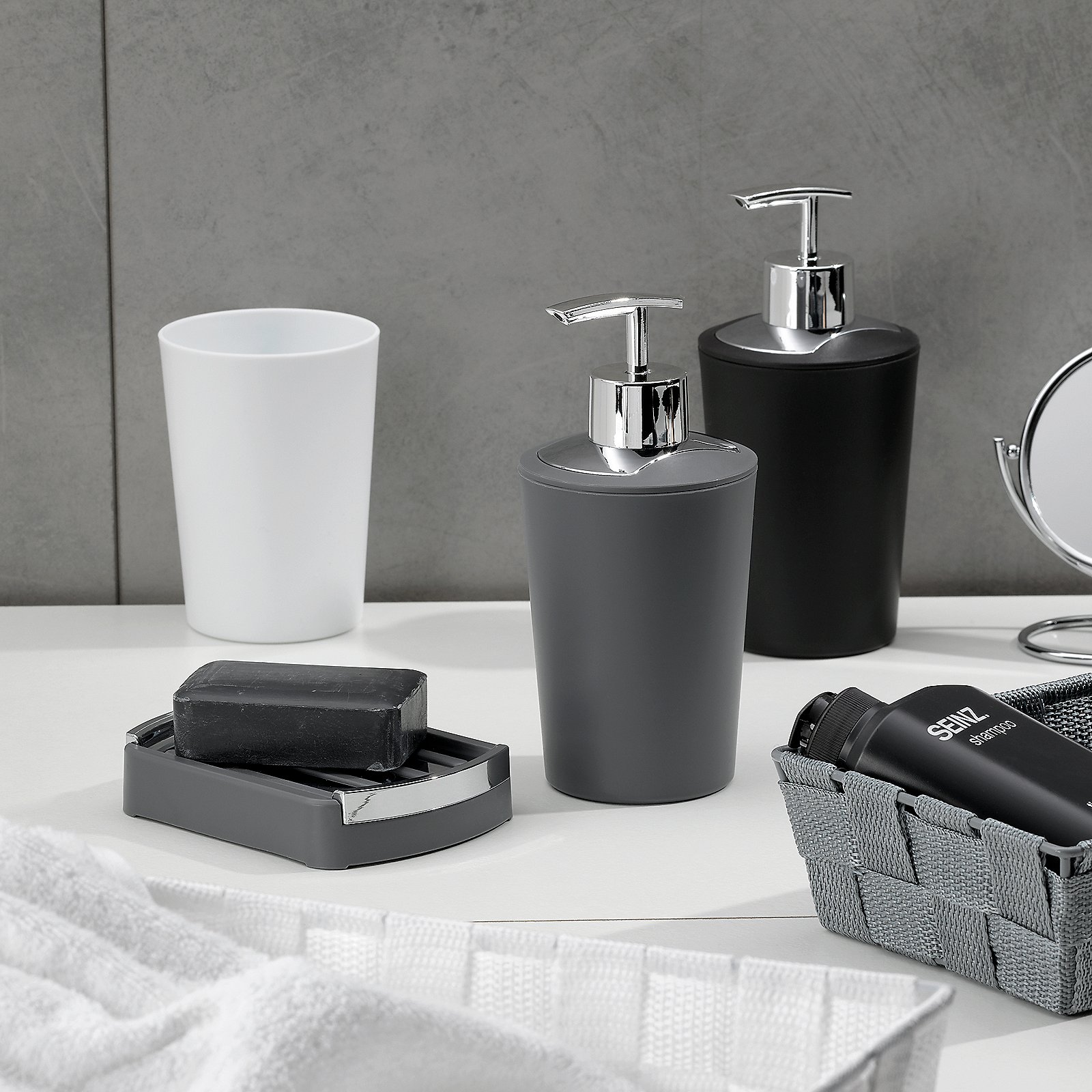 Kela Seifenspender Marta schwarz MARTA in , Pokal, Sinken, Waschbeckenhahn, Flasche