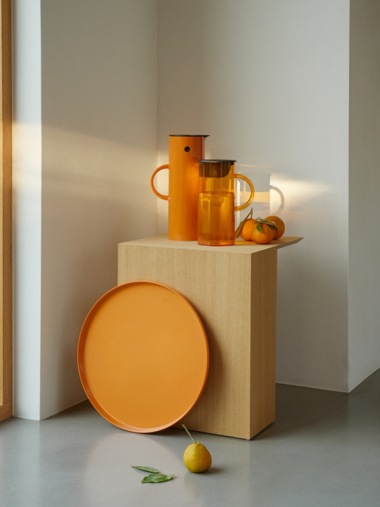 Stelton Kanne mit Deckel EM 1,5l in Farbe saffron(Stelton EM77 Kanne mit Deckel 1.5 l. saffron EM77 in Farbe )