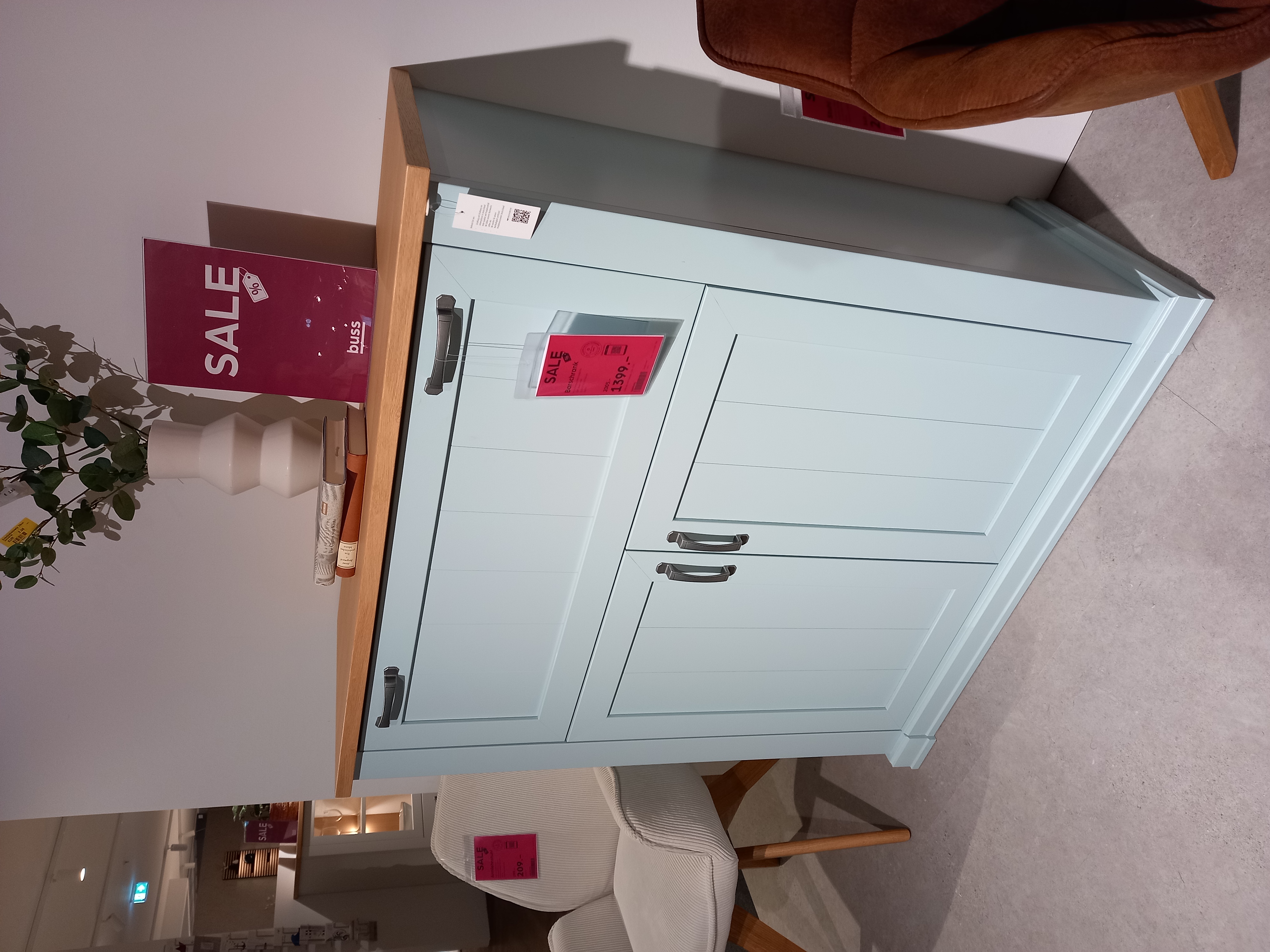 Barschrank SYLT LIVING in Blau Wehrsdorfer Barschrank SYLT LIVING in Front/Korpus Mint/Asteiche, Moebel, Anrichte, Pflanze, Stuhl, Innenarchitektur