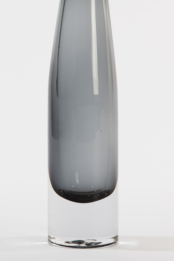 Vase ESTUA  in Glas grau