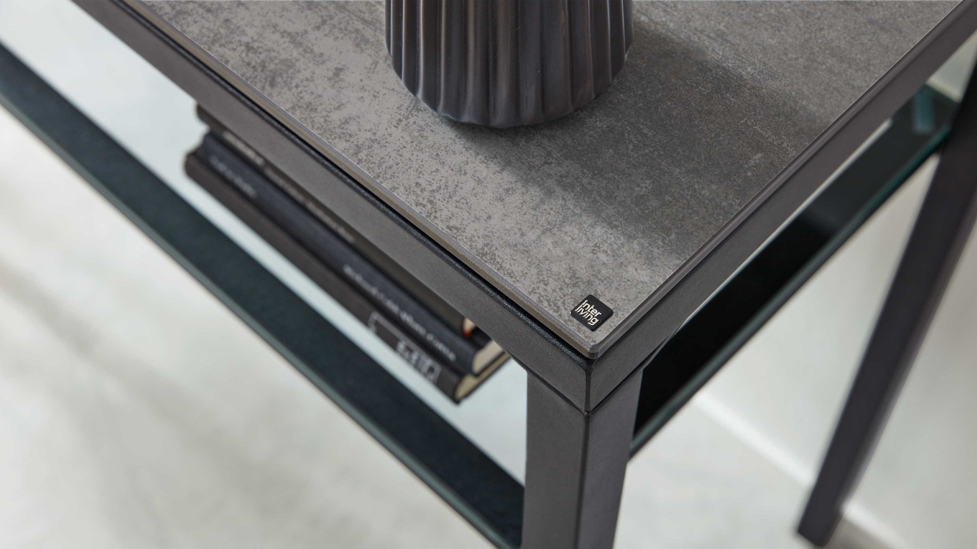 Interliving Konsole Interliving-6210 mit in Platte Zementgrau/Gestell Stahl schwarz