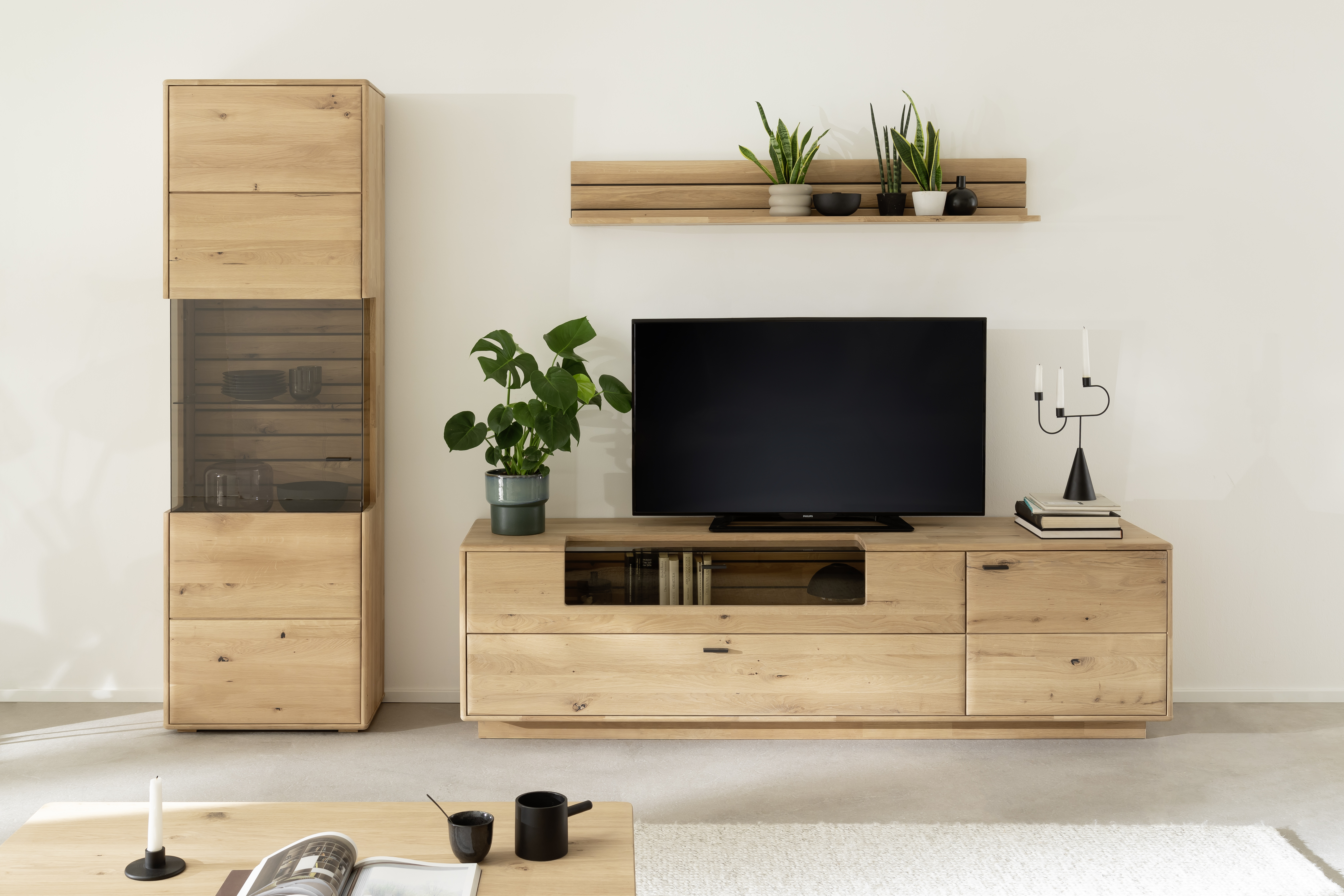 MCA Furniture Wohnkombination GIRONA ca. B293 H207 T50 cm in Ast-/Balkeneiche massiv