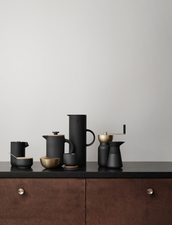 Stelton Isolierkanne EM77 1 Liter in Farbe soft black