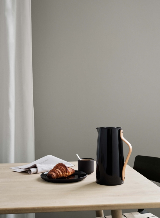 Stelton Kaffee-Isolierkanne Emma 1,2 Liter in Farbe black