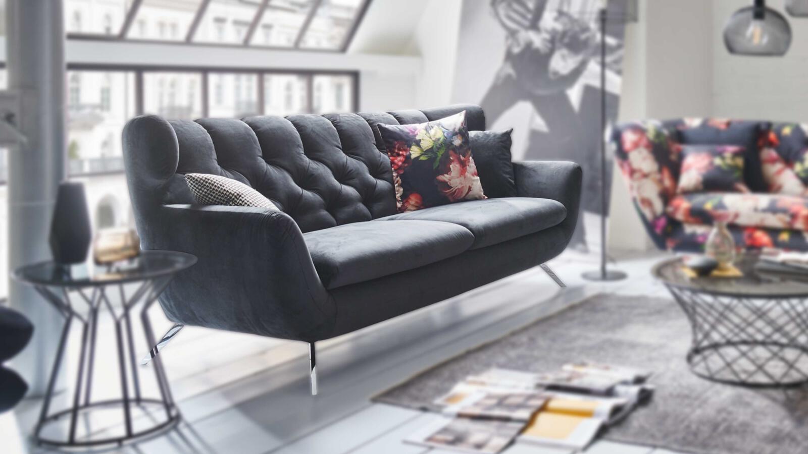 Sofa 2-sitzig  SIXTY in Stoff Velvet black, Couch, Mobiliar, Innenarchitektur, Inneneinrichtung, Kissen