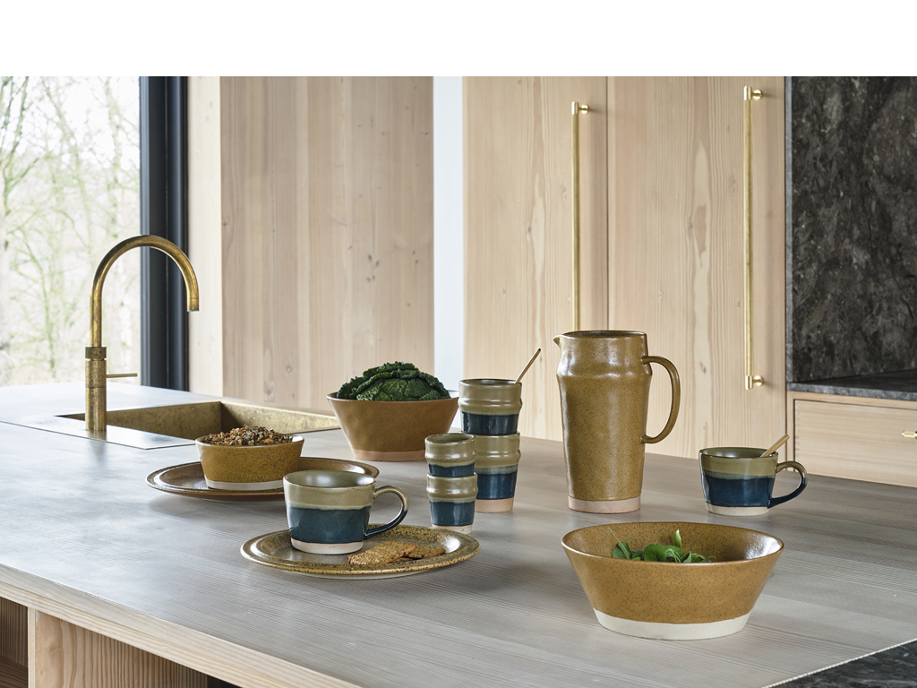 Villa Collection Henkelbecher 0,3 Liter in Farbe blau/braun
