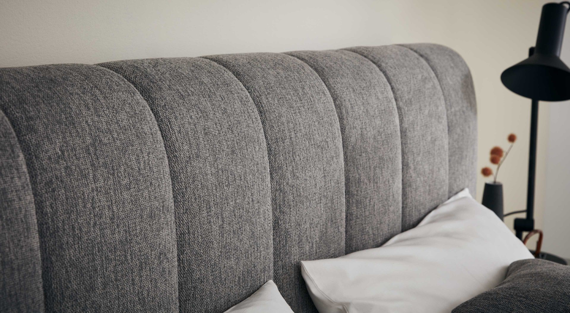 Oschmann Comfortbetten Polsterbett MESSINA ca. 180x200cm in Farbe Brego grau, Couch, Kissen, Dekoration für Zuhause, Innenarchitektur, Kopfkissen